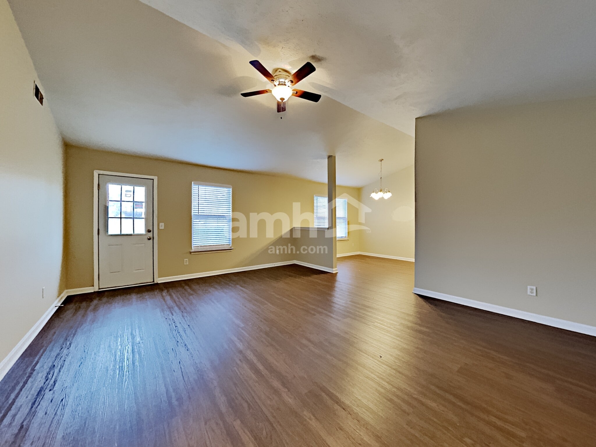 Building Photo - 634 Mable Dr
