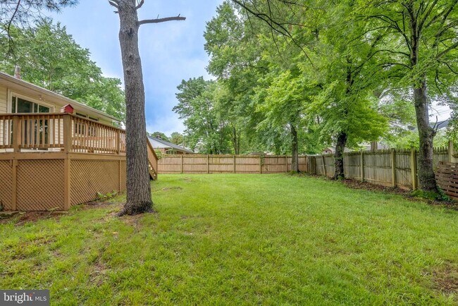 Building Photo - 14715 Lock Dr