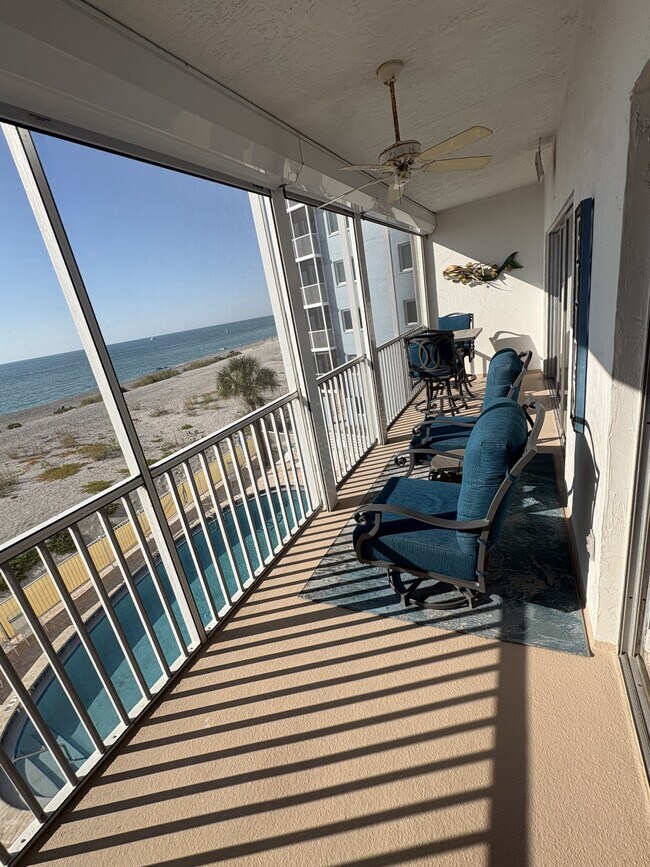 Building Photo - 333 The Esplanade N