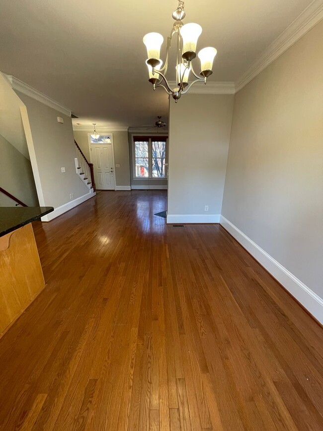 Building Photo - Charming 3br - 3ba in Davis Park, perfect ...