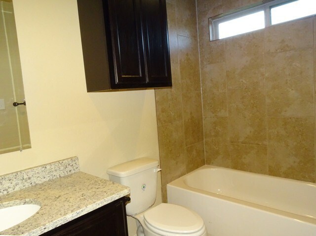 Building Photo - 7042 Lakeview Dr.