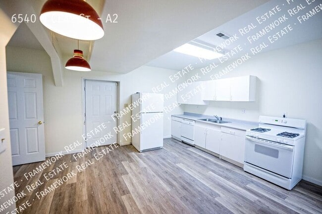 Building Photo - 6540 Clay St