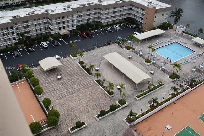 Building Photo - 1865 S Ocean Dr