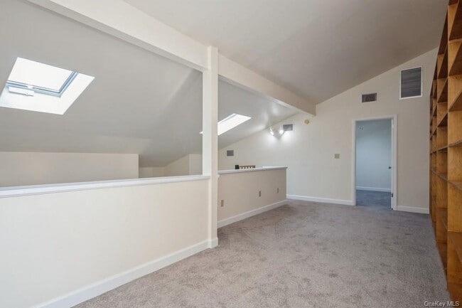Building Photo - 36 Hudson View Hill