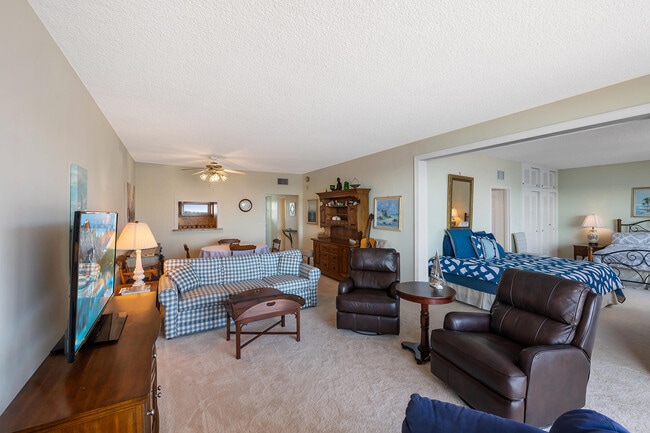 Building Photo - 2921 S Ocean Blvd