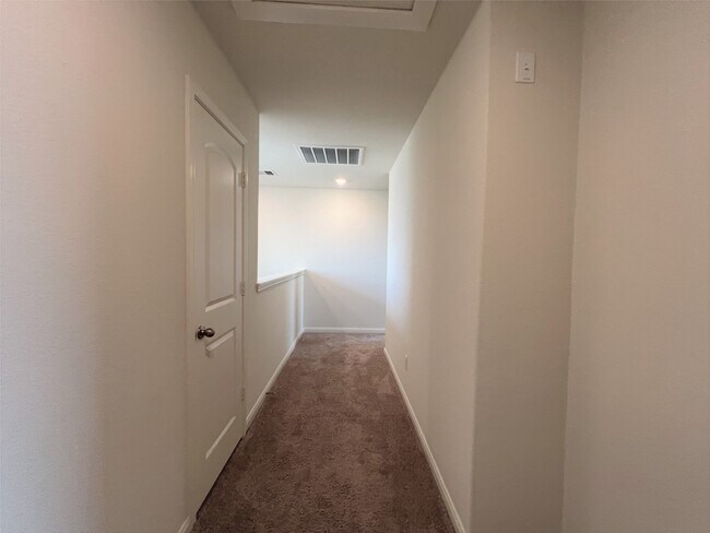 Building Photo - 10707 Gossypium Ct