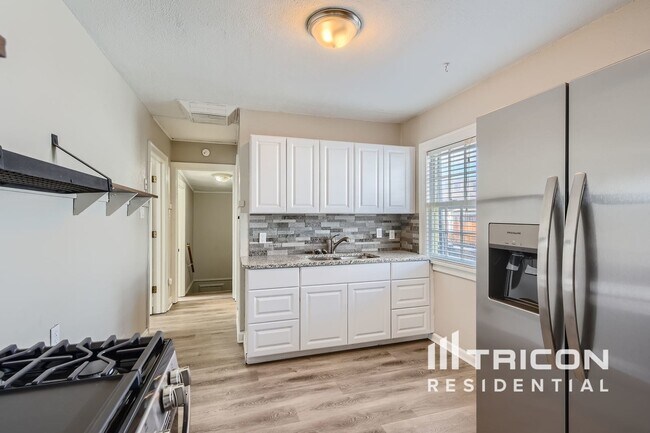Building Photo - 3625 S Elati St