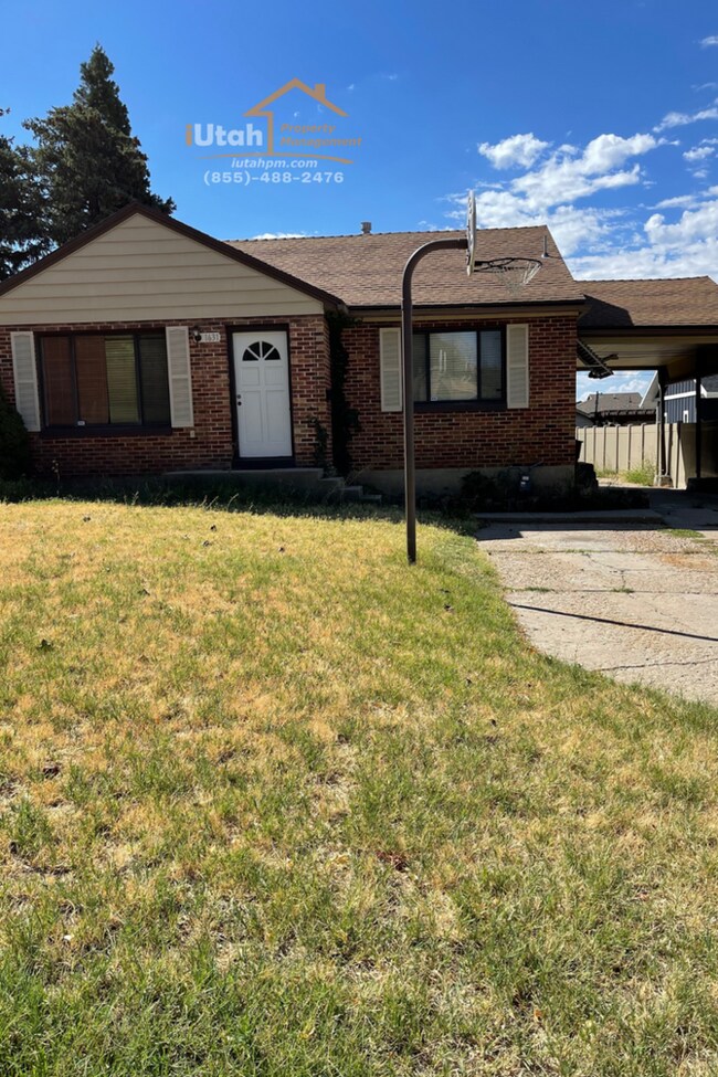 Building Photo - 4 bdrm 2 bth Home