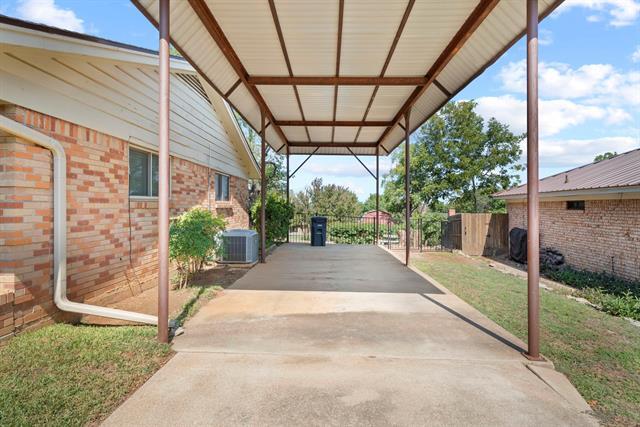 Building Photo - 605 Southland Dr