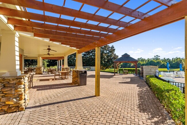 Building Photo - 554 Camellia Ct