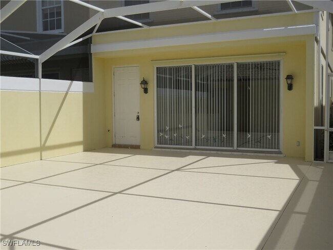 Building Photo - 6198 Towncenter Cir