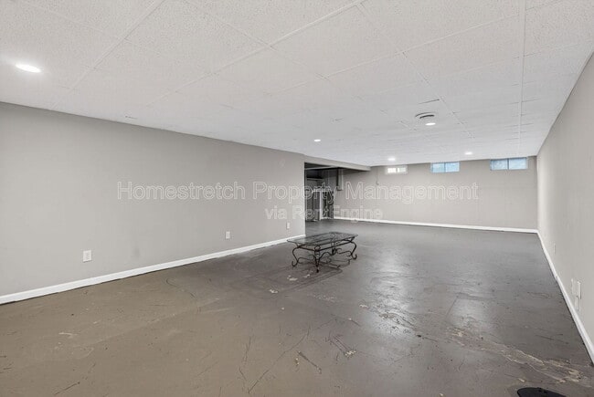 Building Photo - 2385 Greenbriar Dr