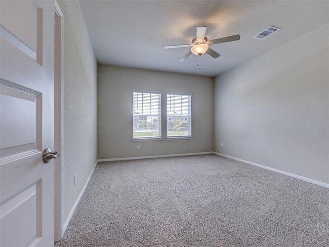 Building Photo - 10205 Mager Ln
