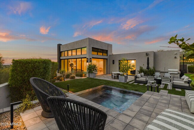 Building Photo - 5841 N Echo Canyon Cir