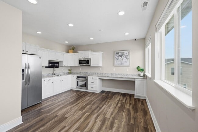 Building Photo - 717 S 340 E