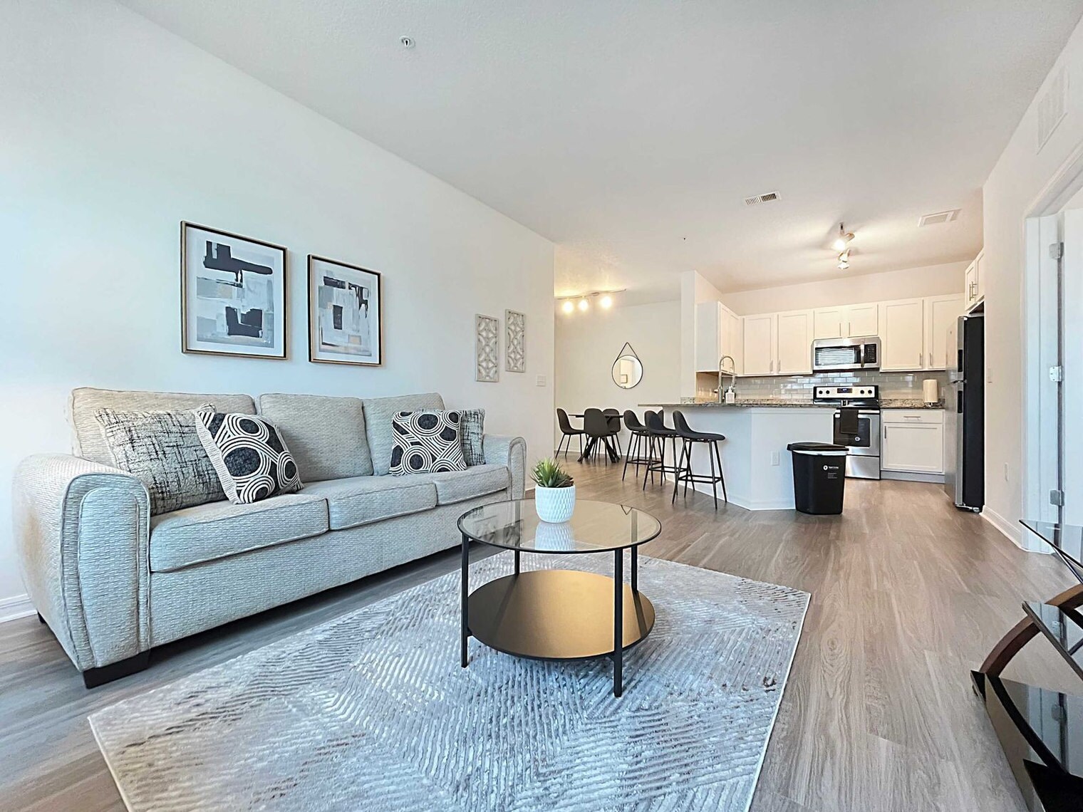 Building Photo - 1222 4th Ave E