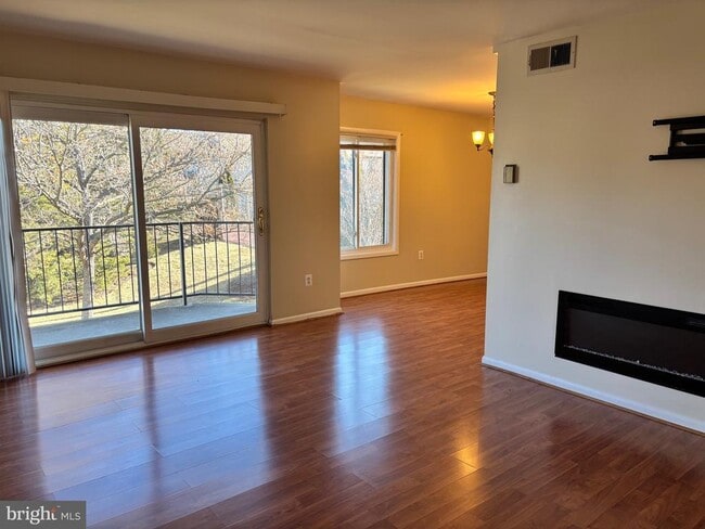 Building Photo - 6966 Hanover Pkwy