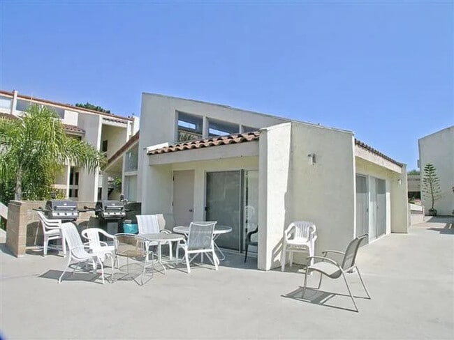 Building Photo - 56 Barranca Ave
