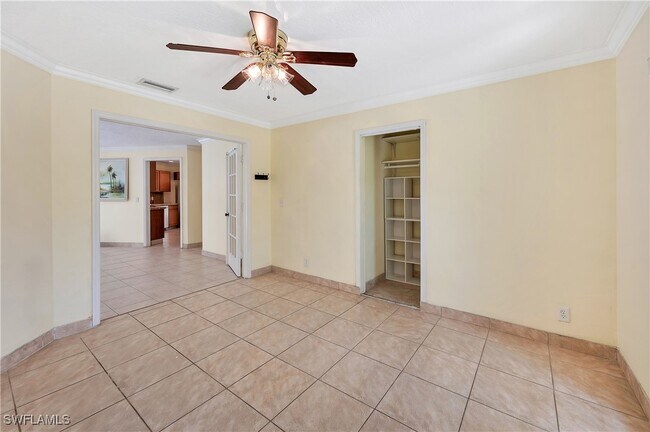 Building Photo - 639 Pompano Dr