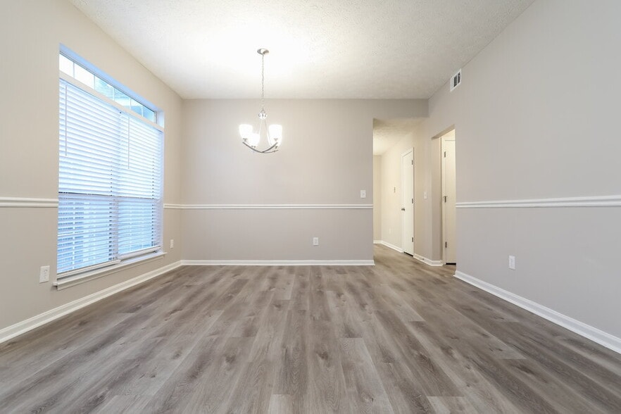 Building Photo - 4417 Princeton Terrace