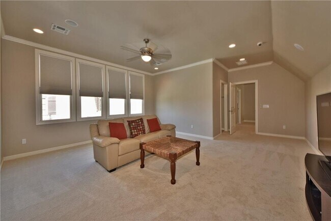 Building Photo - 16828 Little Leaf Ln