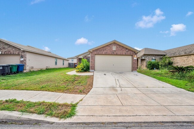 Building Photo - Charming 3 bedroom 2 Bathroom Home!