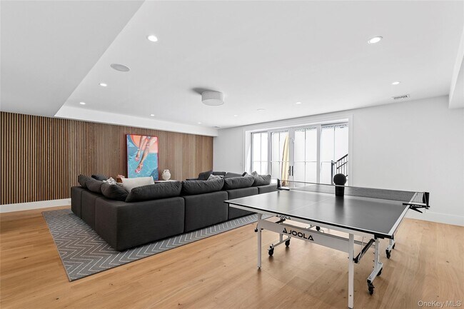 Building Photo - 510 Abrahams Path