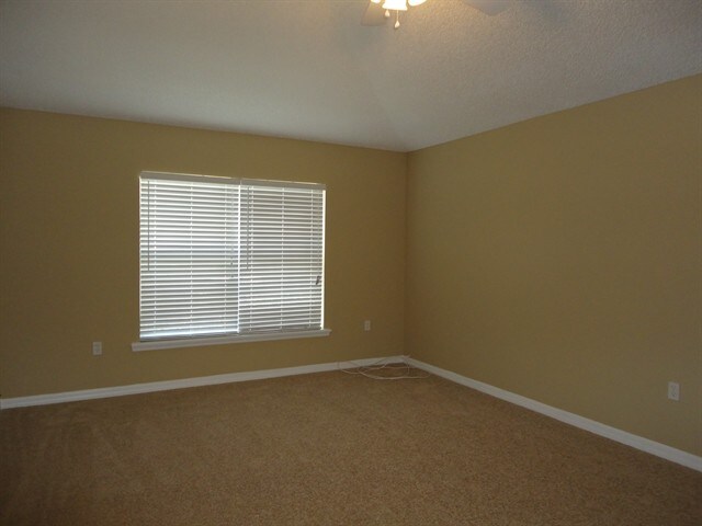 Building Photo - 2885 White Magnolia Loop
