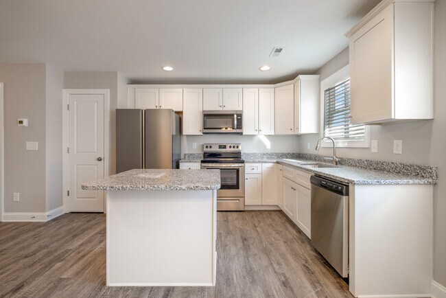 Building Photo - 440 West F St APPROVED APPLICATION