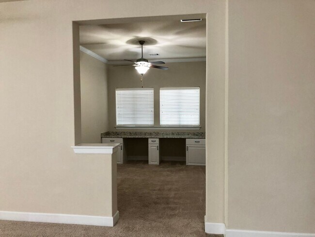 Building Photo - Upscale 3 Bedroom 2 Bath with Lots of Space!