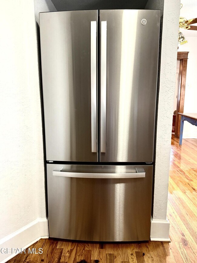 Building Photo - 611 New York Ave