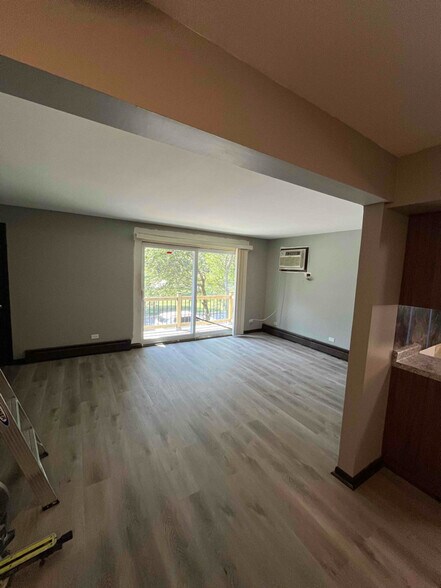 Building Photo - 643 Jeffery Ave