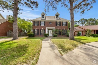 Building Photo - 8106 Clover Gardens Dr
