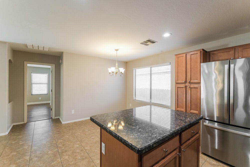 Building Photo - 2029 W Allens Peak Dr