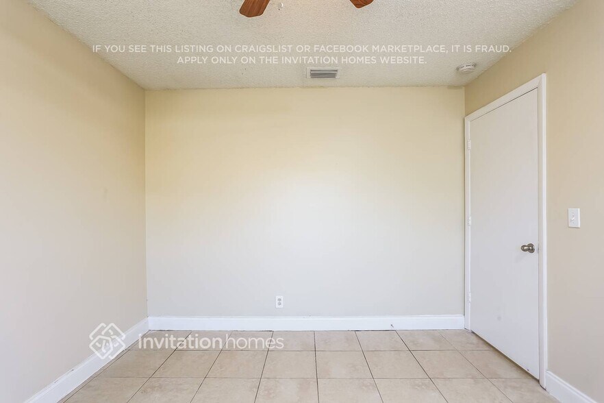 Building Photo - 5926 Ithaca Cir W