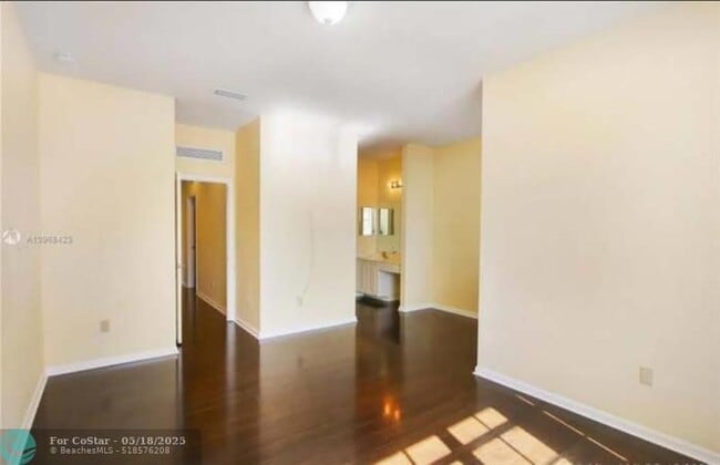 Building Photo - 3069 NW 30th Pl