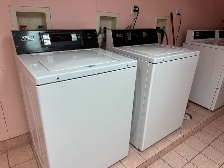 Building Photo - 311 62nd St