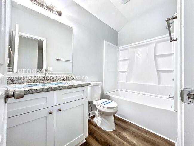 Building Photo - Fast-Track Savings /6 Bed, 3 Bath Home with Fenced Yard & Off-Street Parking / Pet-Friendly / Ava...