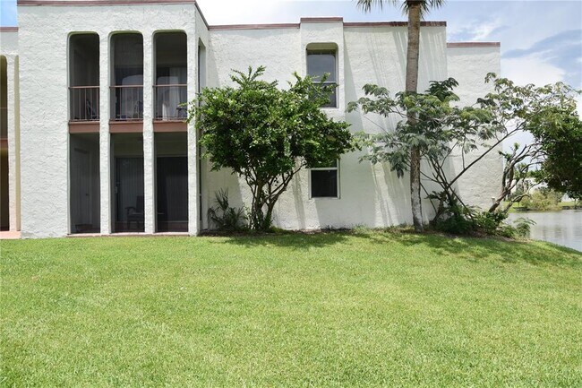 Building Photo - 528 Orange Dr