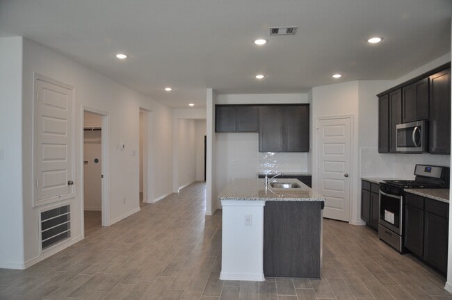 Building Photo - 5703 Aurora Grns Ln