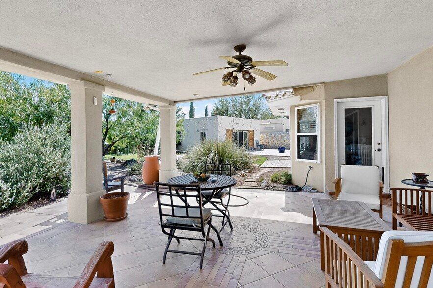 Building Photo - 2004 Vista Lejano