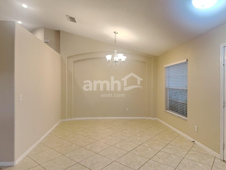 Building Photo - 28733 Midnight Star Loop