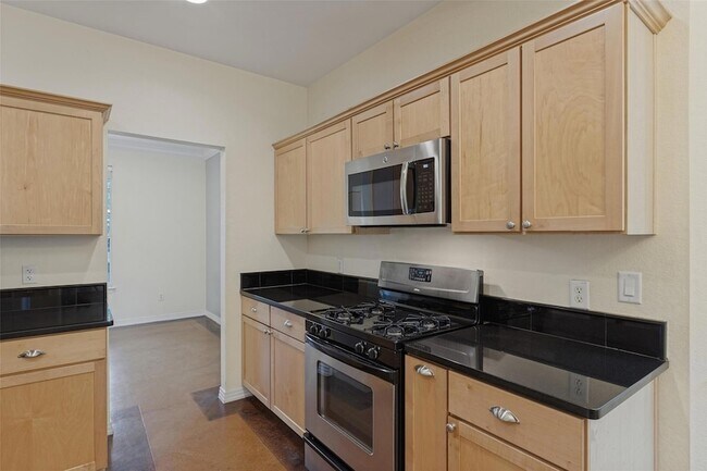Building Photo - 1604 Walnut Ave