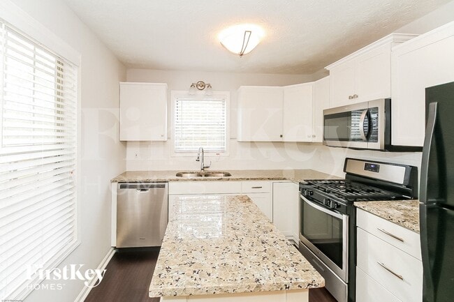 Building Photo - 73 Brandon Woods Cir