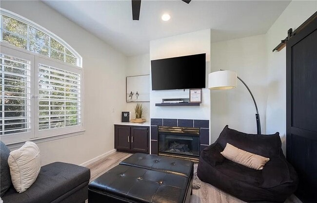 Building Photo - 444 Pier Ave