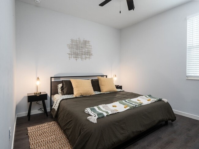 Building Photo - 4 Bedroom, 4 Bathroom House