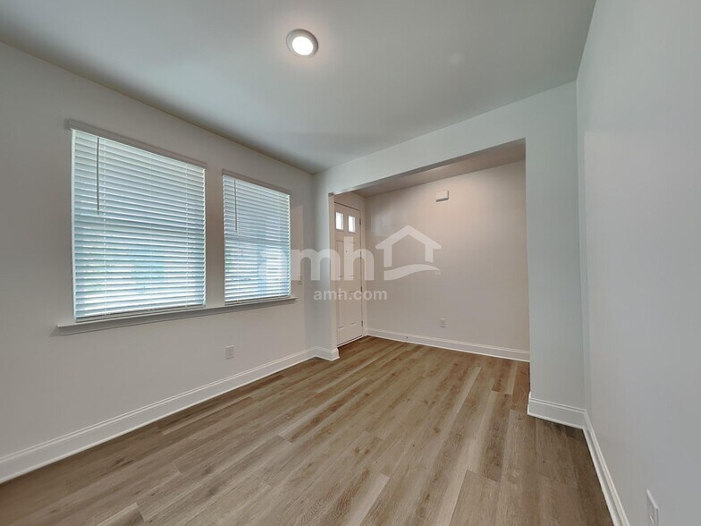 Building Photo - 1334 Soapstone Rd