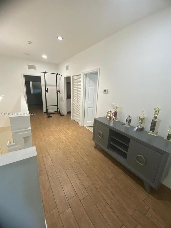 Building Photo - 3406 W 88th St