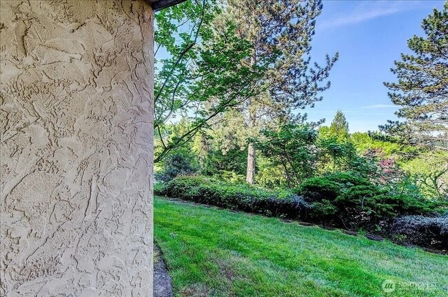 Building Photo - Cozy 1 bedroom in the heart of Kingsgate neighborhood