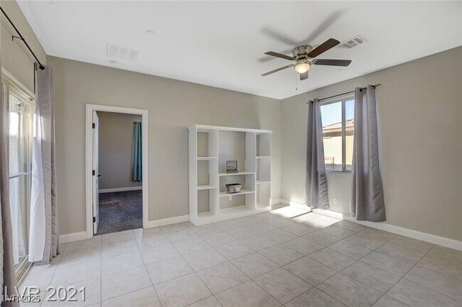 Building Photo - 1062 N Water St